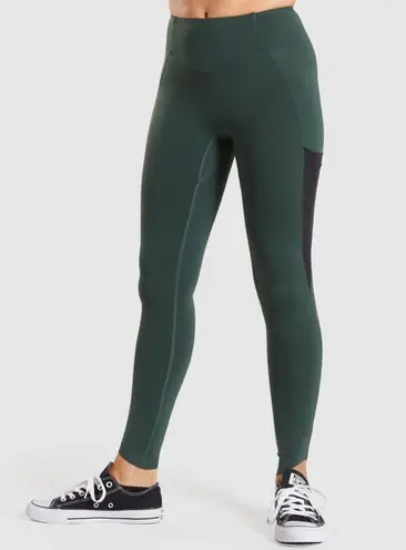 Gymshark  Venture Leggings in Dark Green Size Medium EUC