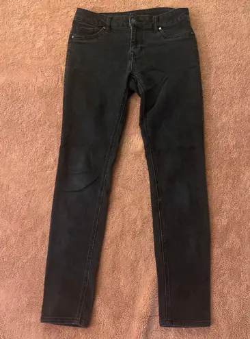 D. Jeans black skinny jeans