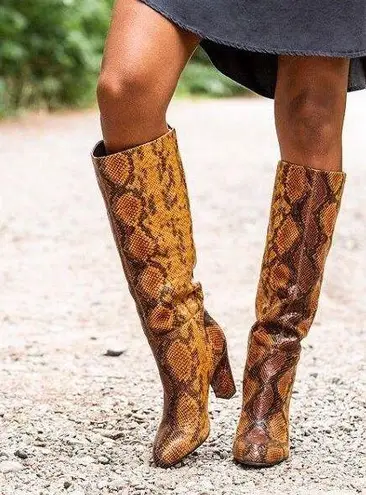 White Mountain NWT! Snake regular tall shaft boots 5M