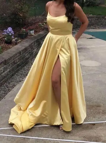 Sherri Hill Yellow Prom Gown