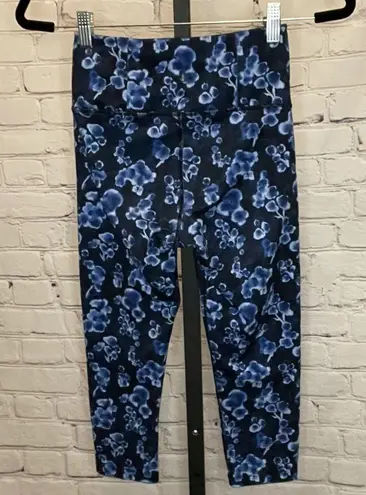 Manduka Sakura Floral Blue Print Capri Legging