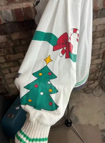 Christmas sweatshirt santo reindeer tree red green white vintage Size M
