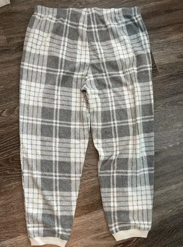 Aerie NWT  Snowed In Fuzzy Jogger Plaid Pant Size XL Gray