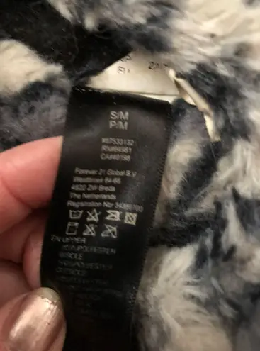 Forever 21 Cozy Fluffy Slippers, size 5-6