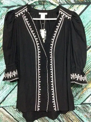 Esley NWT  Bohemian Boho Top Black With White Embroidery Size Small