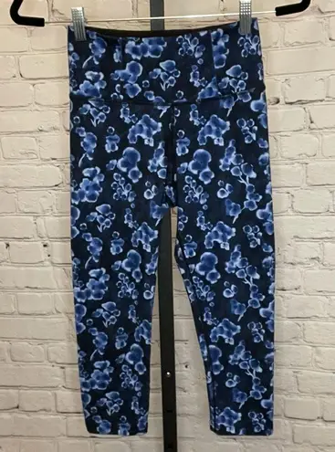 Manduka Sakura Floral Blue Print Capri Legging