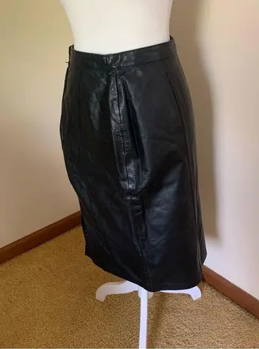 Vintage 26 inch Women’s Black Leather Skirt by Dana Brooke Size 6 (today’s 4?)