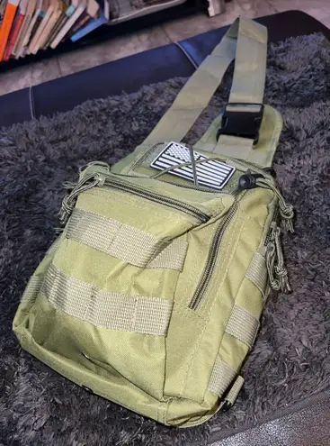 Tactical Shoulder sling Carrier Bag. Green