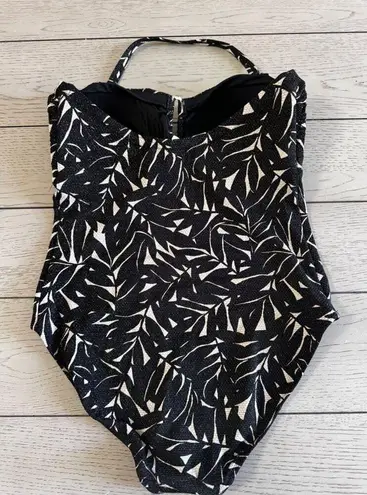 Nip Tuck Swim One Piece Swim Suit Metallic Textured Leaf Black and White US 12