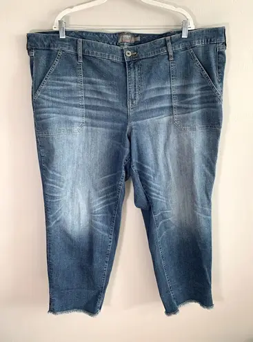 Torrid  Crop Boyfriend Jeans size 26‎ - Image 1