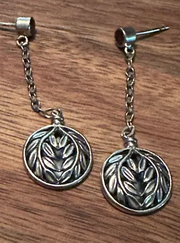 925 Sterling Silver Cut Out Etched Leaf Design Dangle Earrings With Garnets