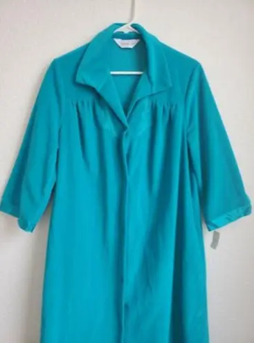 Vanity Fair VTG  Teal Velour Robe House Coat Size M Made In USA Full Snap NWT