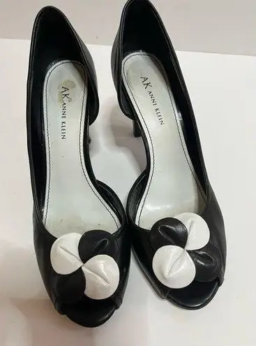 Anne Klein  black 3 1/2" heel pumps with white flower trim Excellent  D'Orsay