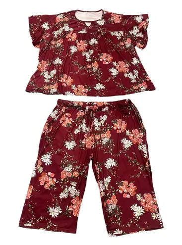 Heat Move Pajamas 2 Piece Womens Plus Size 5X Short Sleeve Top Capri Bottoms NWT Red