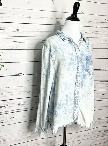 Velvet Heart  Acid Wash Tencel Chambray Denim Button Up Shirt Women’s Size Large