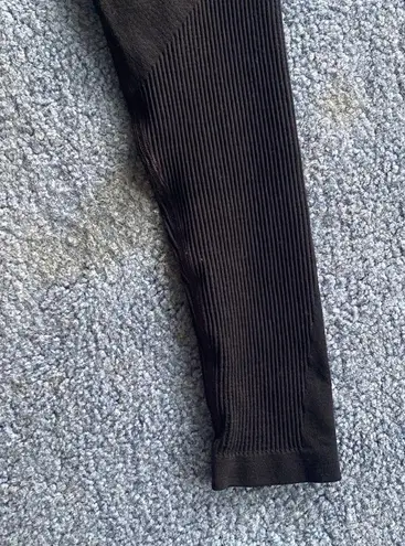 Lululemon Leggings Black with rubbing details