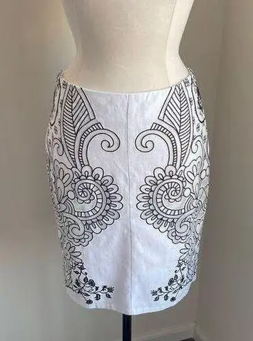 New York & Co. Pencil Skirt Women's Size 6 White Lace