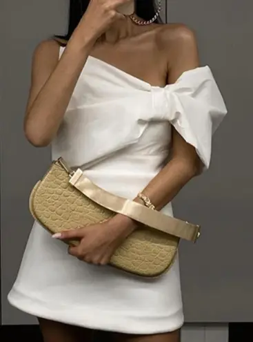 Saturday. Queen BOW OFF