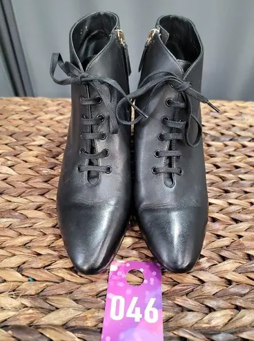 Salvatore Ferragamo Antila Ankle Boots Women's 7 Black Leather Lace Up Booties