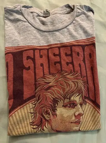 Ed Sheeran Multiply Tour T Shirt Small EUC Gray Guitar Pop Music Swiftie