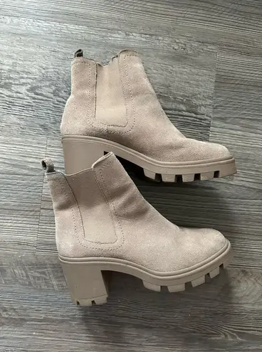 Bootie heels Tan Size 6.5