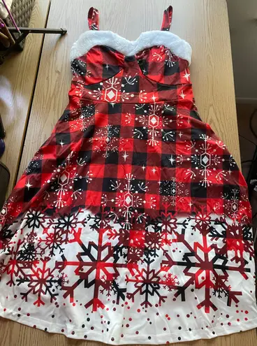 B40 New Women’s Christmas 🤶 Snowflake ❄️ Faux Fur Trim Dress Medium 15.5” Bust