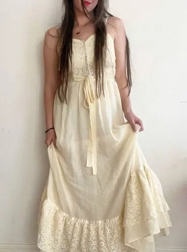 Vintage Boho Fairytale Prairie Ruffle Lace Sweetheart Neckline Maxi Dress