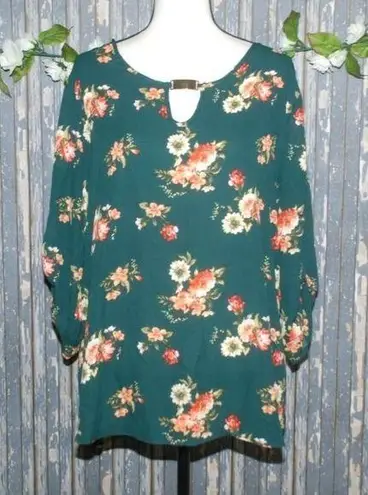 Justify Women's Blouse Size 1X Green Fall Floral 3/4 Roll Tab Sleeve Gold Tone