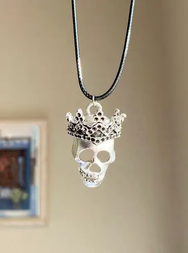 Handmade rock punk goth style skull necklace☠️