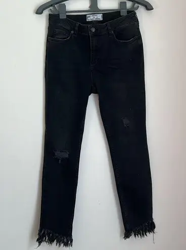 Free People  Great Heights Frayed Skinny Jeans Size 28