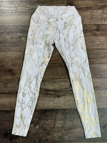 Curves & Combat Boot’s Gold Snake Print Leggings White Size M