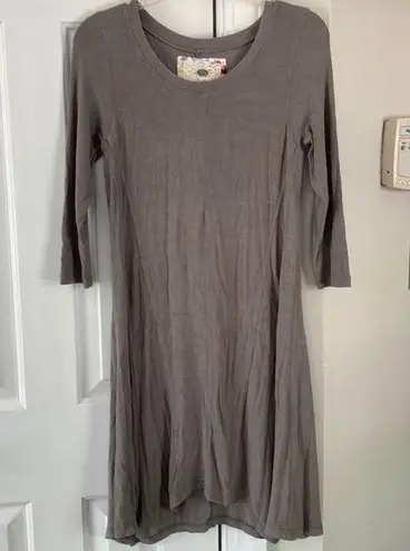 cupio Spring gray knit dress.