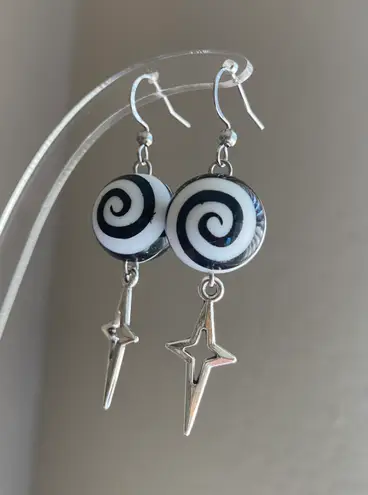 Handmade y2k funky grunge style swirl spiral uzumaki ball unique dangle earrings 🌀🖤