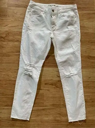 White House | Black Market  size 10 white skinny jeans ripped