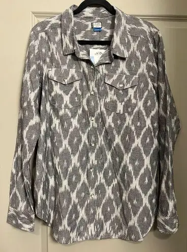 KAVU NWT  Women’s Hadley Button Down Shirt in Shadow Ikat - Size Large