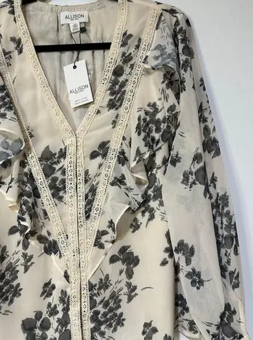 Allison New York Jules Blouse Cream Black Size Large NWT Ruffles Cuffs Lace Trim