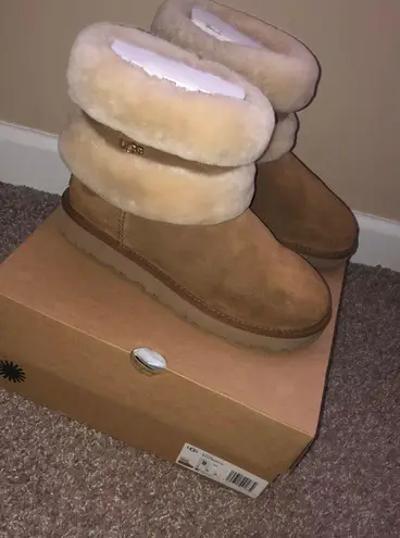 UGG Mini Fluff