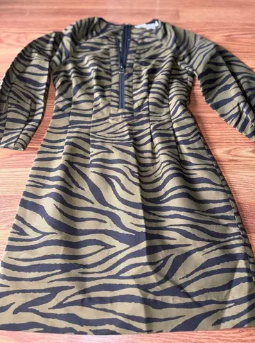 Veronica Beard Navi Olive green Black Animal Print Mini size 2 / xsmall