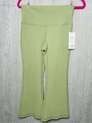 Athleta  Elation Rib Crop Flare green work out cropped leggings size medium - Image 1