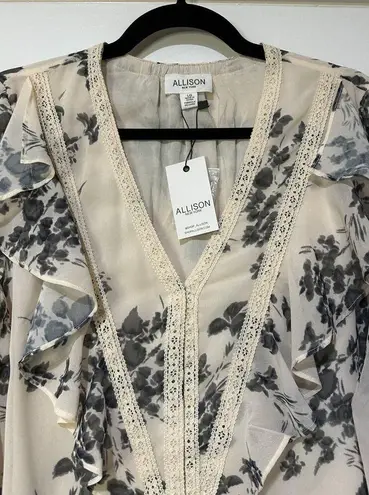 Allison New York Jules Blouse Cream Black Size Large NWT Ruffles Cuffs Lace Trim