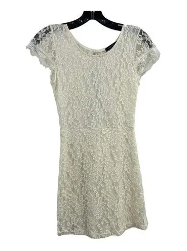 The Vintage Shop  White Lace Keyhole Back Dress Size Medium