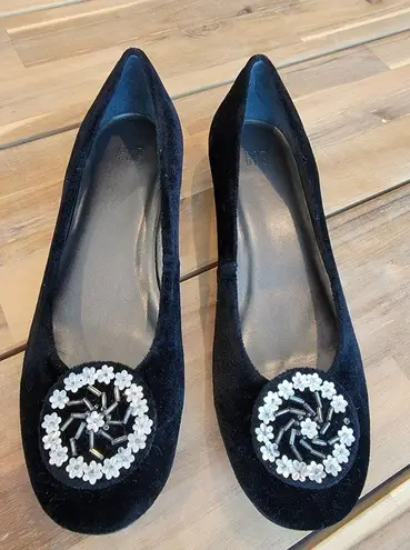 Gap  Velvet Flats with Beaded Design Size 8