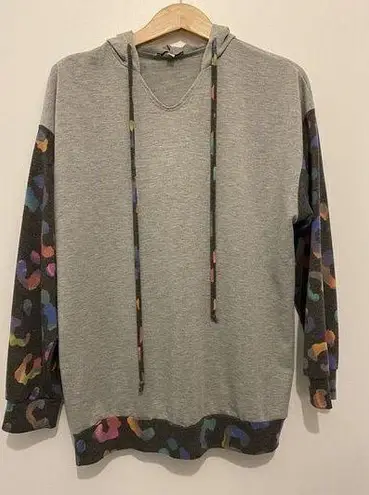 White Birch Woman's Pullover Lightweight Hoodie Gray Sweatshirt Colorful Soft