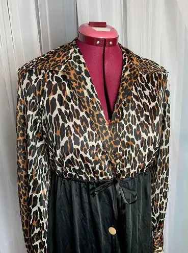 Vanity Fair purple label leopard print dressing gown 1960s