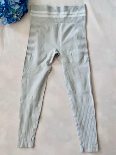 Light Grey Athletic Leggings Gray