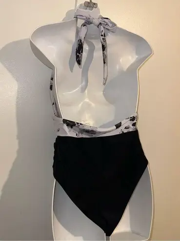 Unbranded women’s Halter deep V Neck One Piece Backless High Cut swimsuit Size L