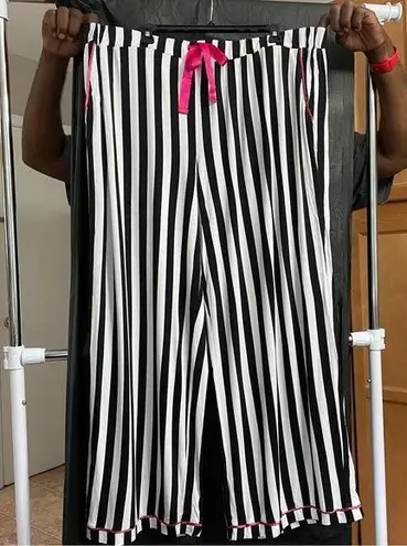 Live Well Sleep Striped 22/24W Pajama Pants Sleepwear Comfort Lightweight Black Size undefined