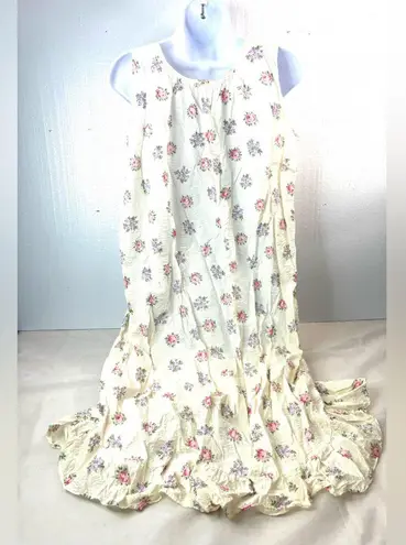 Katz M Vintage Seersucker Floral White Gown in Pink and Purple (set of 3) Size M