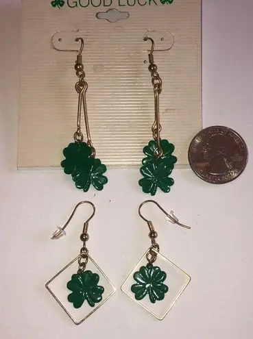Vintage Gold Tone Dangling Shamrock Clover St. Patrick's Day Pierced Earrings Green