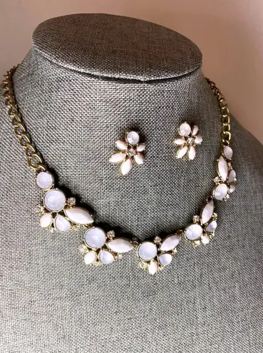 Avon Vintage White Opal Cluster Necklace Earrings Set Bridal Statement Jewelry Gold
